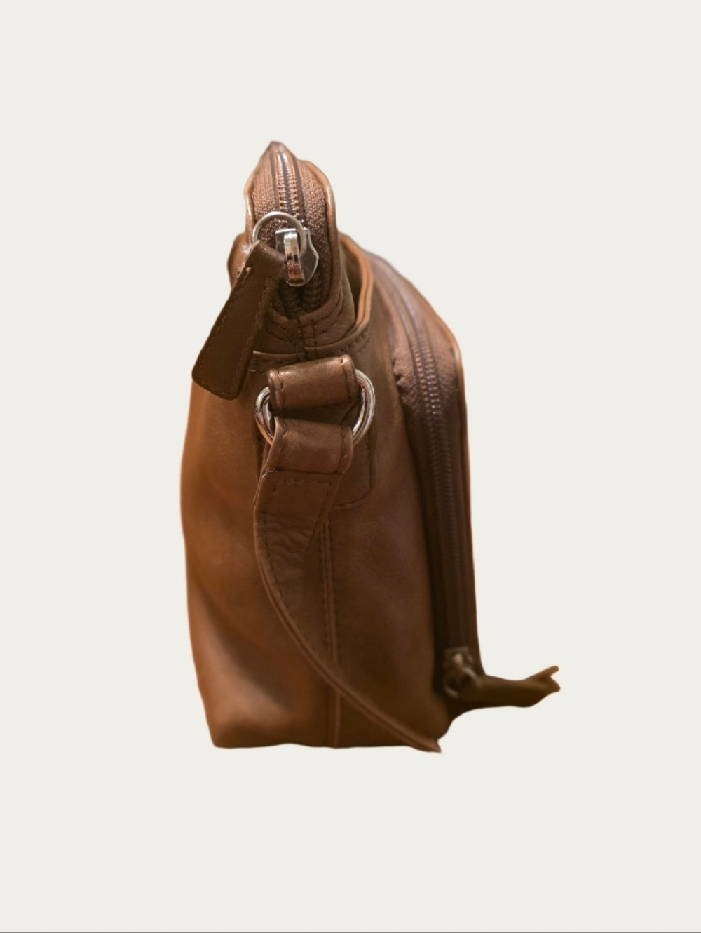 ili New York, East-West Leather Crossbody, Organizer Bag - Picture 8 of 16